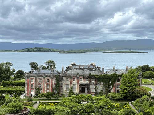 The scenic overlook of the Bantry House garden (up 107 steps)