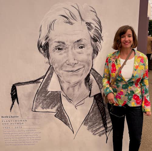 Huron's Katie Kosta next to Beth Chatto remembrance at the Chelsea Flower Show 2023