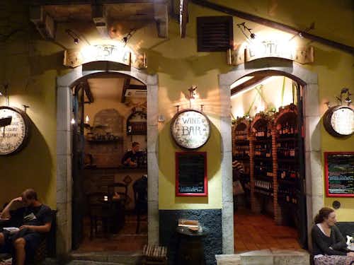 We'll make sure you have plenty of time to explore these wonderful cities